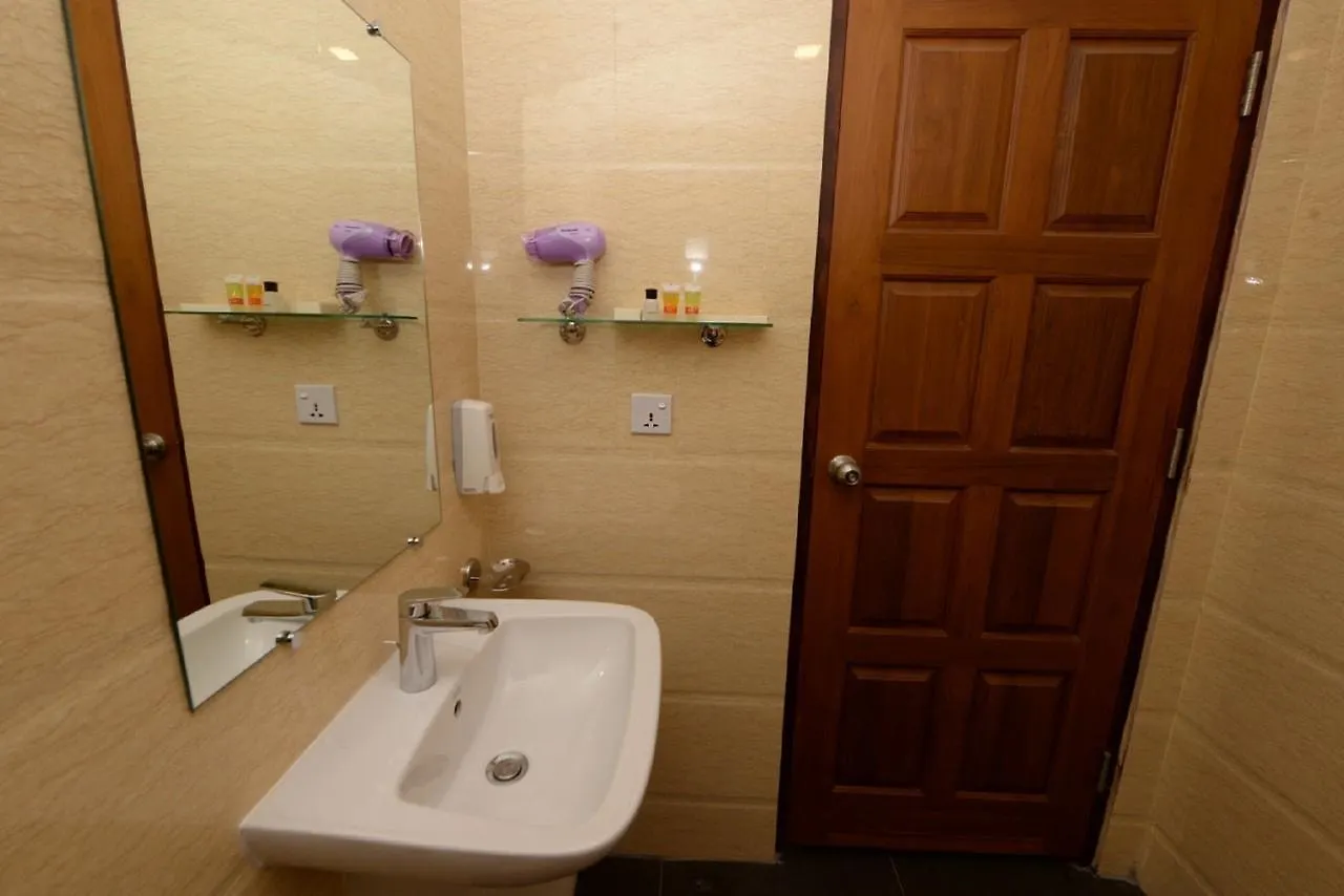 Min Nandar Garden Hotel Thanlyin 3*,