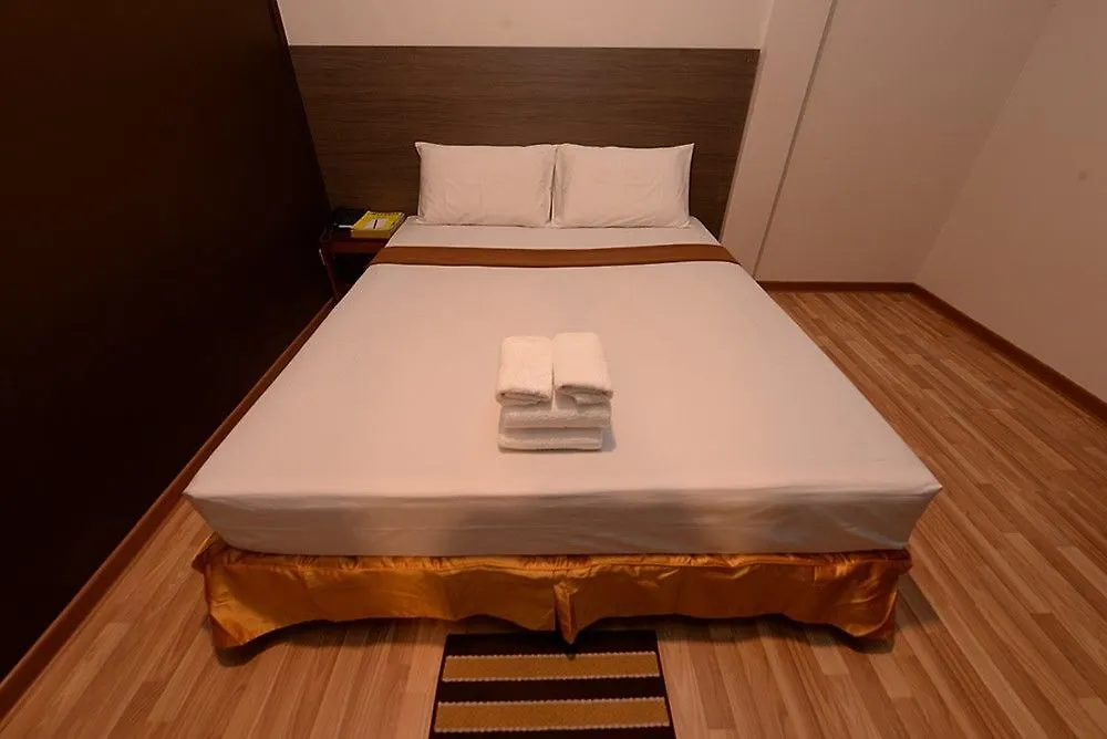 Min Nandar Garden Hotel Thanlyin 3*,